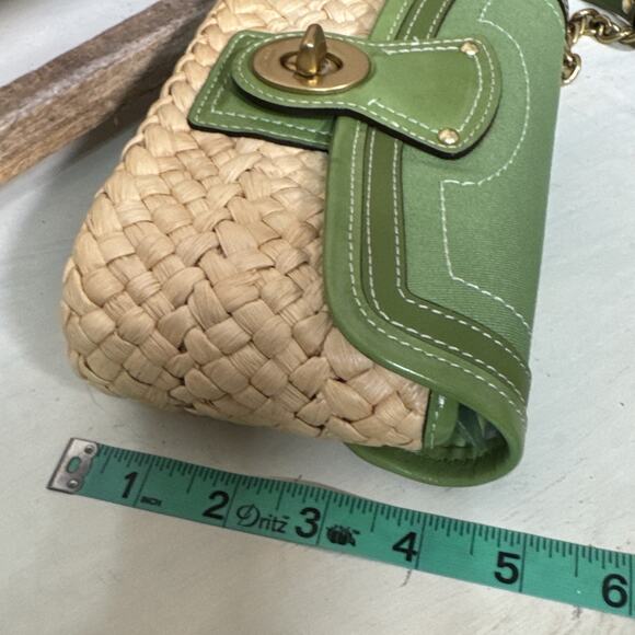 Coach Straw Leather Green Wristlet Clutch With Turnlock And Chain - Picture 13 of 14